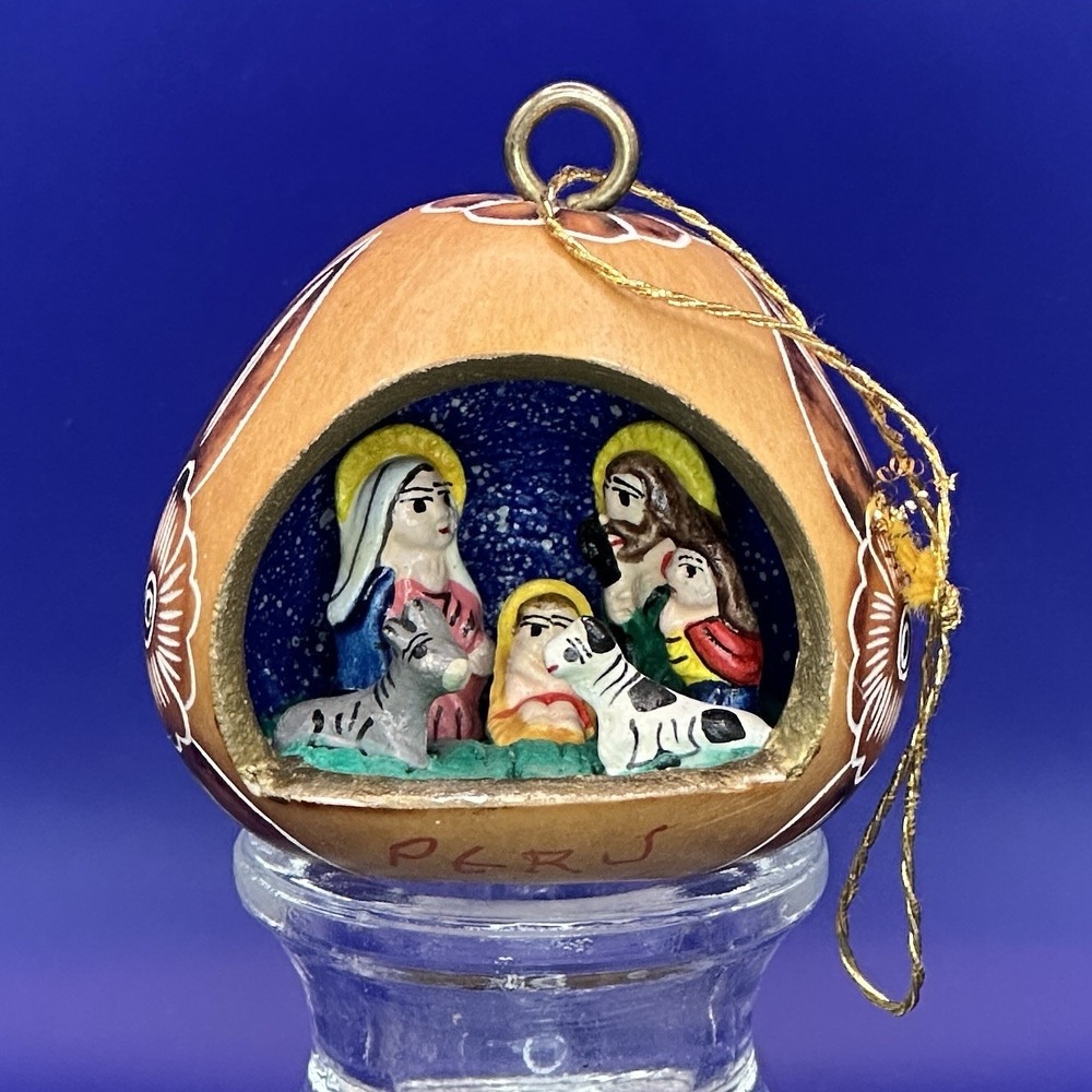 Christmas Ornament Carved Painted Gourd Nativity Folk Art Diorama Cartagena 2005
